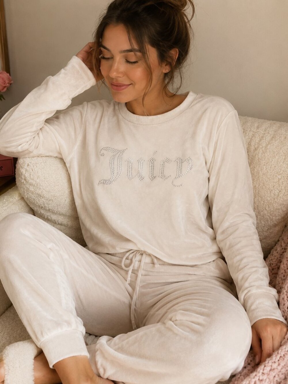 Juicy  Couture Velvet Fleece Long Sleeve Shirt and Joggers Lounge Set Size Large